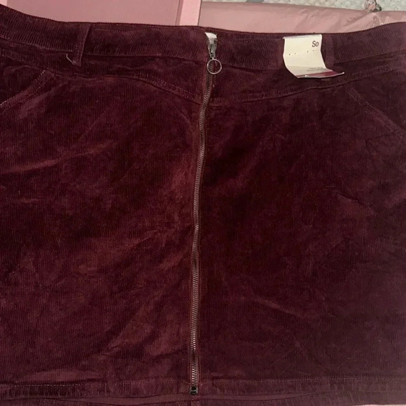 Plus Size Burgundy corduroy mini skirt belted womens size 26 brand new - Picture 1 of 4